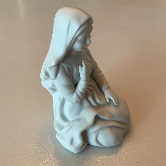 Mary Figure Avon Nativity Collectables 1981 - Picture 5 of 16